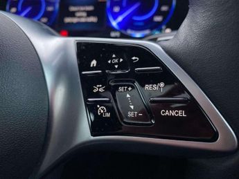 MERCEDES-BENZ EQE Eqe 350 4Matic 215Kw Business Class 89Kwh 5Dr Auto