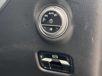 MERCEDES-BENZ C CLASS C300E Amg Line Premium Plus 5Dr 9G-Tronic