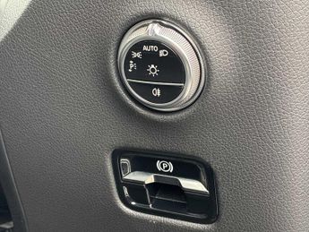 MERCEDES-BENZ GLC Glc 300 4Matic Amg Line Premium Plus 5Dr 9G-Tronic