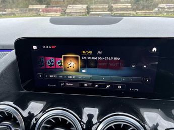 MERCEDES-BENZ GLA Gla 220D 4Matic Amg Line Executive 5Dr Auto