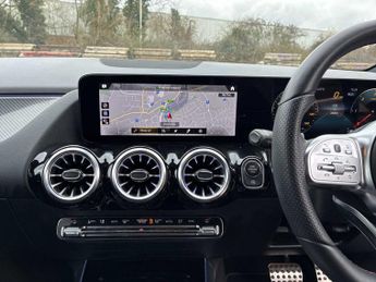 MERCEDES-BENZ GLA Gla 220D 4Matic Amg Line Executive 5Dr Auto