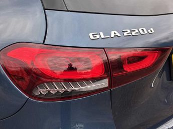 MERCEDES-BENZ GLA Gla 220D 4Matic Amg Line Executive 5Dr Auto