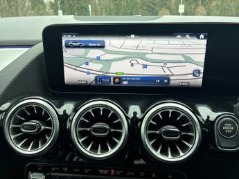 Mercedes-Benz GLA Gla 200 Amg Line Premium Plus 5Dr Auto