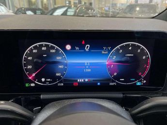 MERCEDES-BENZ GLA Gla 200 Amg Line Executive 5Dr Auto