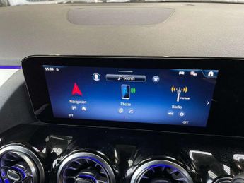 MERCEDES-BENZ GLA Gla 200 Amg Line Executive 5Dr Auto