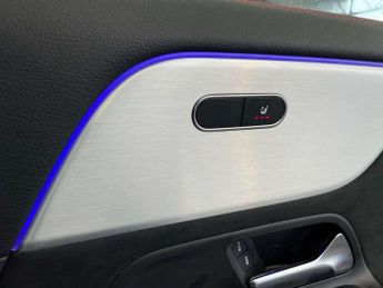 MERCEDES-BENZ GLA Gla 200 Amg Line Executive 5Dr Auto