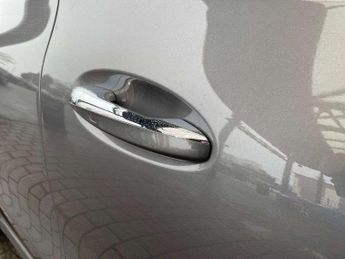 MERCEDES-BENZ GLA Gla 200 Amg Line Executive 5Dr Auto