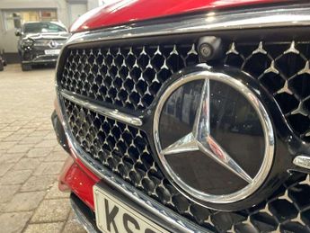 MERCEDES-BENZ E CLASS E220D Amg Line Premium 4Dr 9G-Tronic