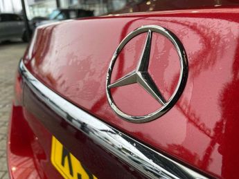 MERCEDES-BENZ E CLASS E220D Amg Line Premium 4Dr 9G-Tronic