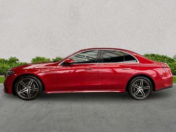 MERCEDES-BENZ E CLASS E220D Amg Line Premium 4Dr 9G-Tronic