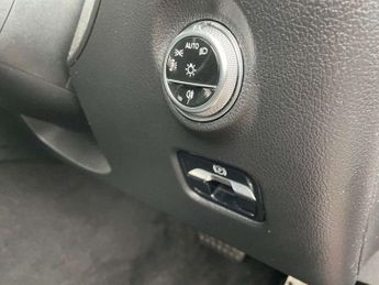 MERCEDES-BENZ C CLASS C200 Amg Line 5Dr 9G-Tronic