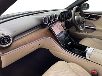MERCEDES-BENZ C CLASS C200 Exclusive Luxury 4Dr 9G-Tronic