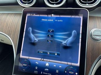 Mercedes-Benz C CLASS C200 Exclusive Luxury 4Dr 9G-Tronic