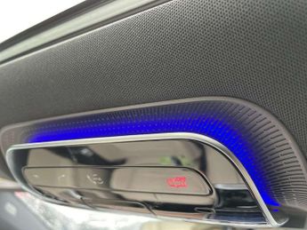 MERCEDES-BENZ C CLASS C200 Exclusive Luxury 4Dr 9G-Tronic