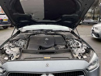 Mercedes-Benz C CLASS C200 Exclusive Luxury 4Dr 9G-Tronic