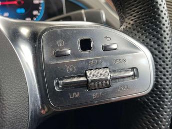 MERCEDES-BENZ EQC Eqc 400 300Kw Amg Line Edition 80Kwh 5Dr Auto