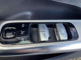 Mercedes-Benz EQE Eqe 300 180Kw Amg Line Premium 89Kwh 4Dr Auto