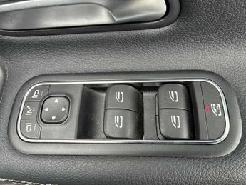 MERCEDES-BENZ CLA Cla 220D Amg Line Premium Plus 5Dr Tip Auto