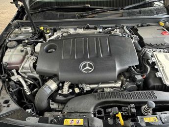 MERCEDES-BENZ CLA Cla 220D Amg Line Premium Plus 5Dr Tip Auto