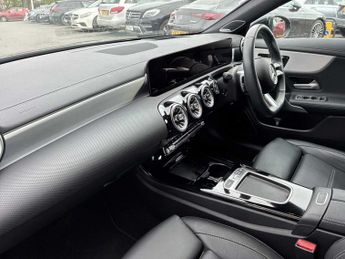 MERCEDES-BENZ CLA Cla 220D Amg Line Premium Plus 5Dr Tip Auto