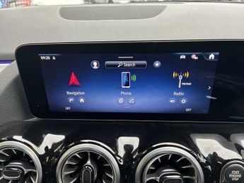 MERCEDES-BENZ GLA Gla 220D 4Matic Amg Line Premium Plus 5Dr Auto