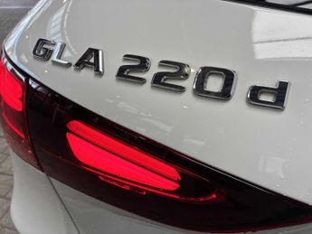 MERCEDES-BENZ GLA Gla 220D 4Matic Amg Line Premium Plus 5Dr Auto
