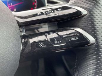 MERCEDES-BENZ E CLASS E200 Amg Line 4Dr 9G-Tronic