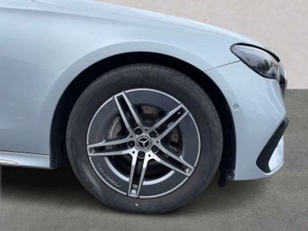 MERCEDES-BENZ E CLASS E200 Amg Line 4Dr 9G-Tronic