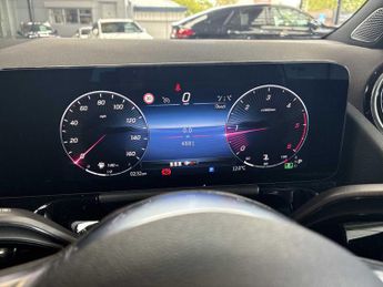 MERCEDES-BENZ GLA Gla 200D Sport Executive 5Dr Auto