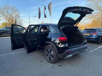 MERCEDES-BENZ GLA Gla 200D Sport Executive 5Dr Auto