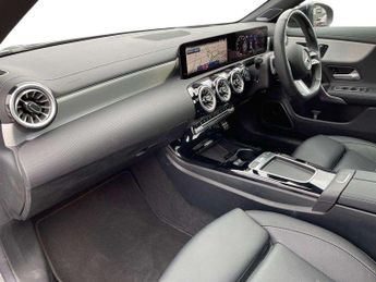 MERCEDES-BENZ CLA Cla 220D Amg Line Premium Plus 5Dr Tip Auto
