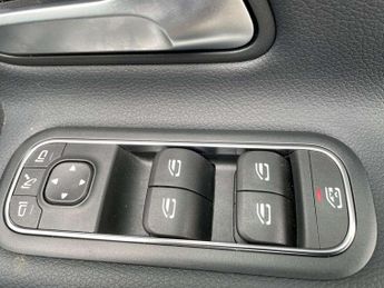 MERCEDES-BENZ CLA Cla 220D Amg Line Premium Plus 5Dr Tip Auto