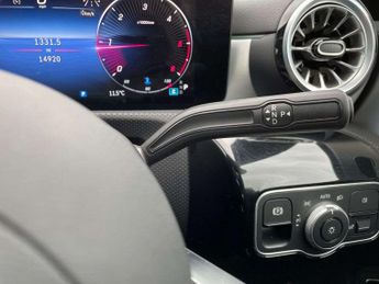 MERCEDES-BENZ CLA Cla 220D Amg Line Premium Plus 5Dr Tip Auto