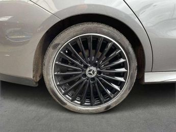 MERCEDES-BENZ CLA Cla 220D Amg Line Premium Plus 5Dr Tip Auto