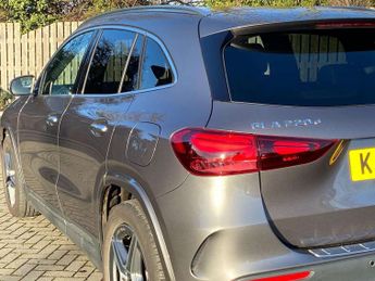 MERCEDES-BENZ GLA Gla 220D 4Matic Amg Line Executive 5Dr Auto
