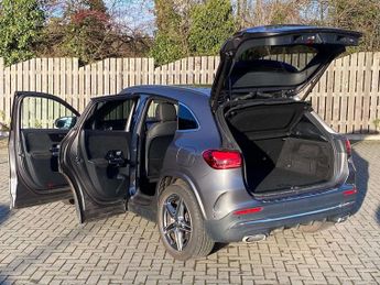 MERCEDES-BENZ GLA Gla 220D 4Matic Amg Line Executive 5Dr Auto