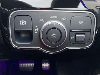 MERCEDES-BENZ CLA Cla 200 Amg Line Executive 4Dr Tip Auto