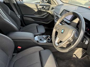 BMW 1 SERIES 118I [136] Sport 5Dr Step Auto [Live Cockpit Pro]
