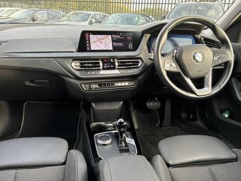 BMW 1 SERIES 118I [136] Sport 5Dr Step Auto [Live Cockpit Pro]