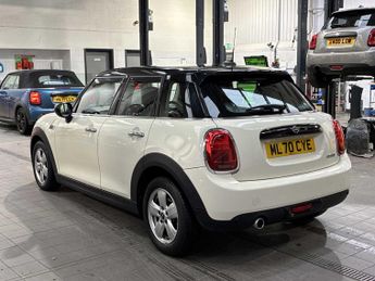 Mini HATCHBACK 1.5 Cooper Classic Ii 5Dr Auto