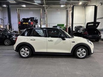 Mini HATCHBACK 1.5 Cooper Classic Ii 5Dr Auto