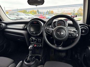 Mini HATCHBACK 1.5 Cooper 5Dr Auto