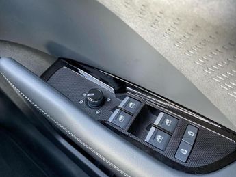 AUDI Q3 1.5 E-Hybrid S Line 5Dr S Tronic