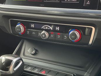 AUDI Q3 2.0 Tdi 35 S Line Suv 5Dr Diesel S Tronic Euro 6 (S/S) (150 Ps)