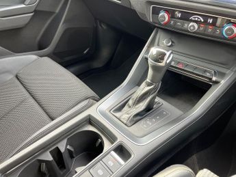 AUDI Q3 2.0 Tdi 35 S Line Suv 5Dr Diesel S Tronic Euro 6 (S/S) (150 Ps)