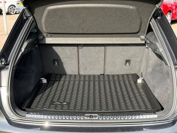 AUDI Q3 2.0 Tdi 35 S Line Suv 5Dr Diesel S Tronic Euro 6 (S/S) (150 Ps)