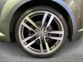 AUDI TT 2.0T Fsi S Line 2Dr S Tronic