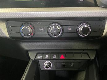 AUDI A1 1.5 Tfsi 35 S Line Sportback 5Dr Petrol S Tronic Euro 6 (S/S) (1