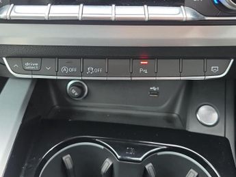 AUDI A4 2.0 Tfsi 40 S Line Estate 5Dr Petrol S Tronic Euro 6 (S/S) (204 
