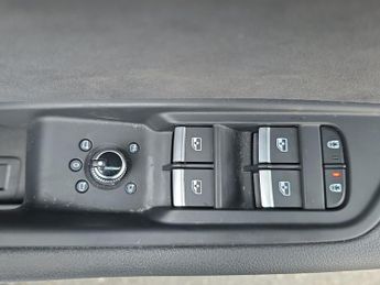 AUDI A4 2.0 Tfsi 40 S Line Estate 5Dr Petrol S Tronic Euro 6 (S/S) (204 